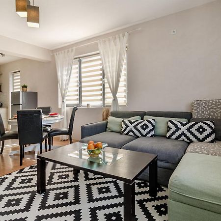 Апартаменти Ивайло / Ivaylo Apartments Burgas City Eksteriør billede