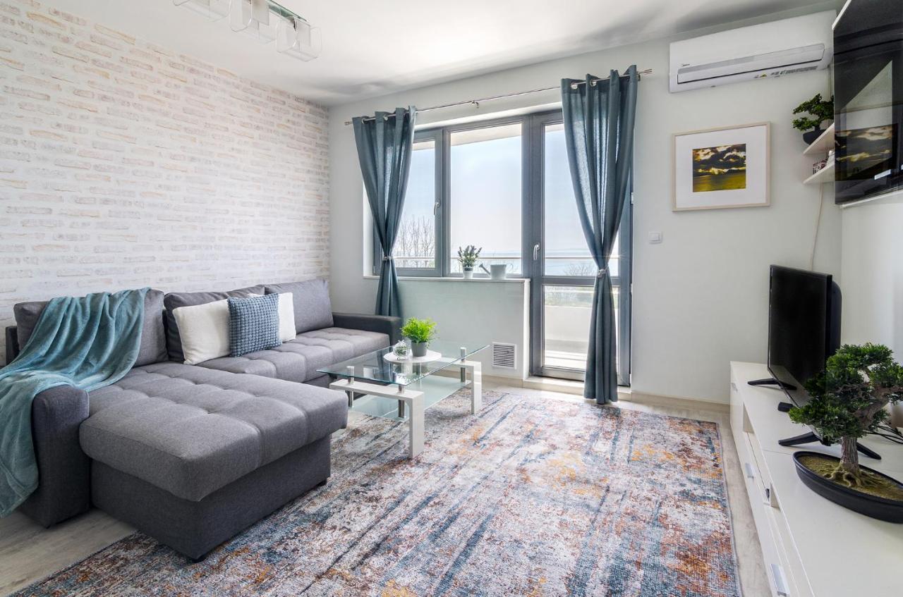 Апартаменти Ивайло / Ivaylo Apartments Burgas City Eksteriør billede