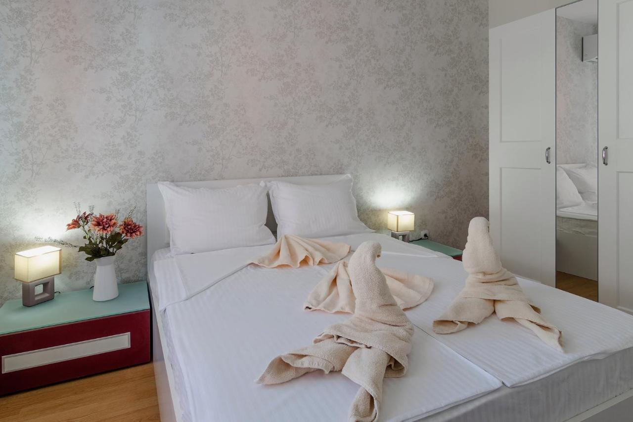 Апартаменти Ивайло / Ivaylo Apartments Burgas City Eksteriør billede