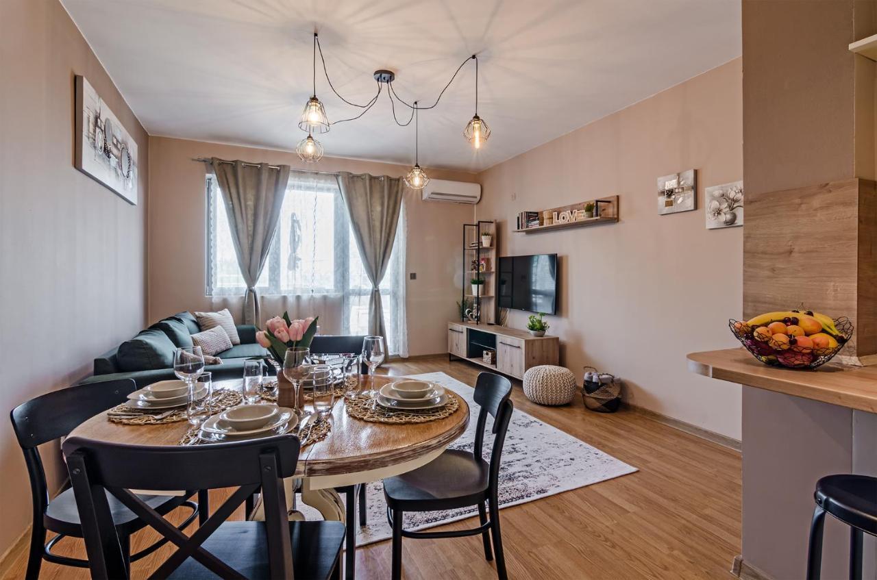 Апартаменти Ивайло / Ivaylo Apartments Burgas City Eksteriør billede