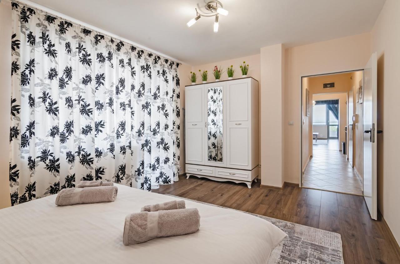 Апартаменти Ивайло / Ivaylo Apartments Burgas City Eksteriør billede
