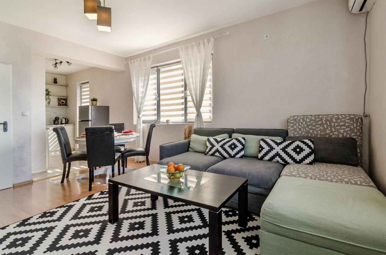 Апартаменти Ивайло / Ivaylo Apartments Burgas City Eksteriør billede
