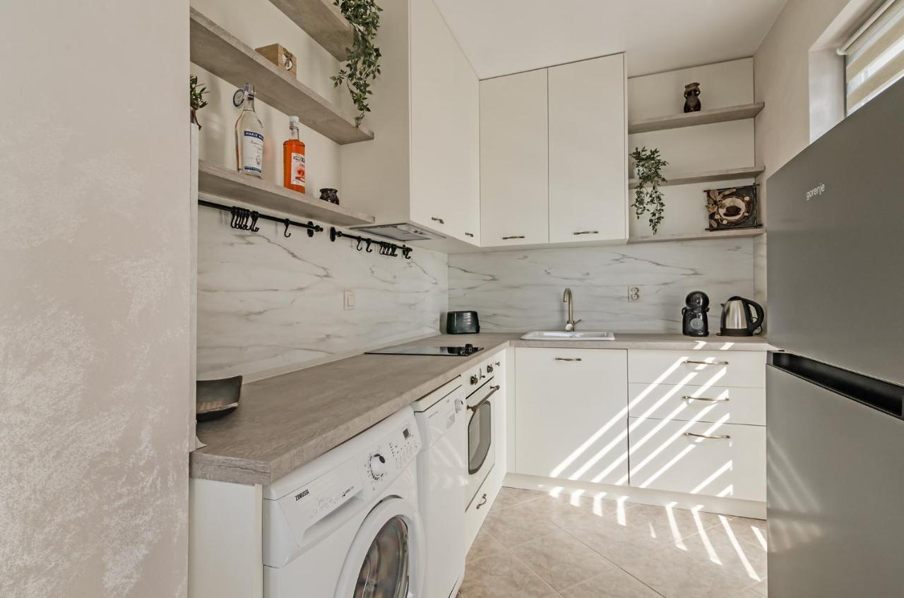 Апартаменти Ивайло / Ivaylo Apartments Burgas City Eksteriør billede