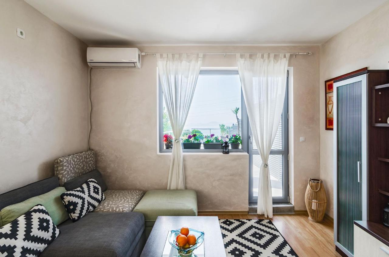 Апартаменти Ивайло / Ivaylo Apartments Burgas City Eksteriør billede